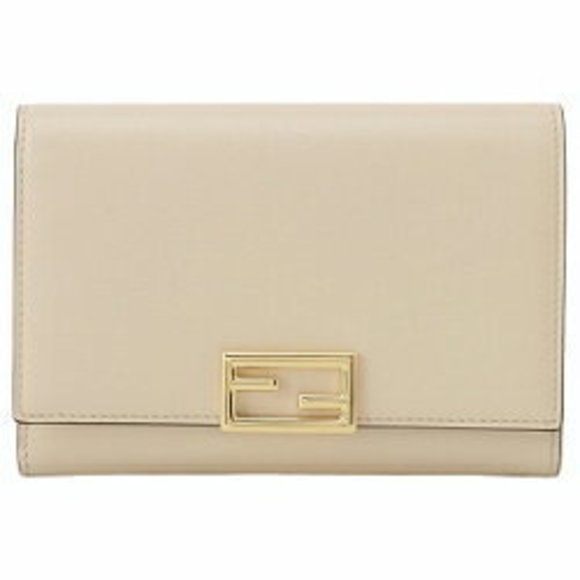 Fendi Camellia FF Wallet Bifold Baguette Compact - Picture 1 of 3